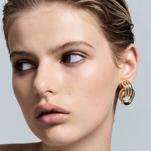 NWOT Heaven Mayhem Mini Knot Earrings